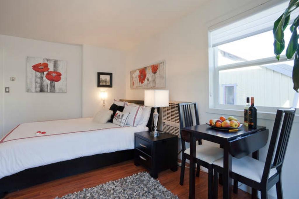 A Float Home B&B In Fisherman'S Wharf Victoria Eksteriør bilde