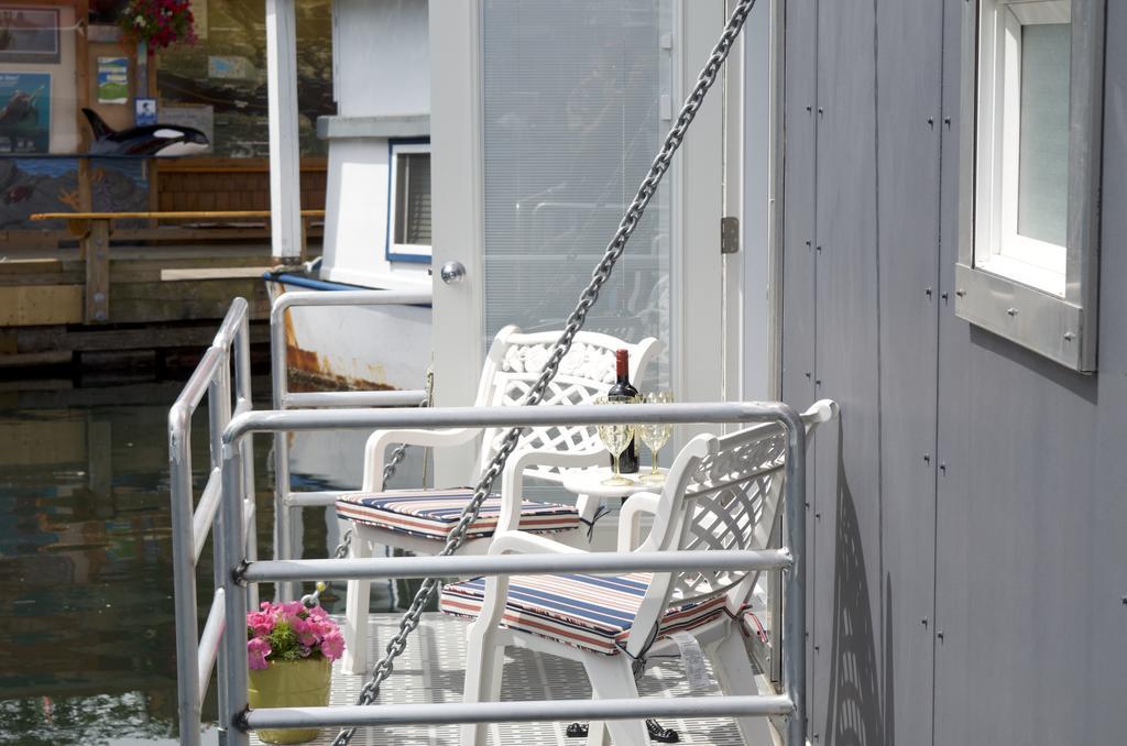 A Float Home B&B In Fisherman'S Wharf Victoria Eksteriør bilde